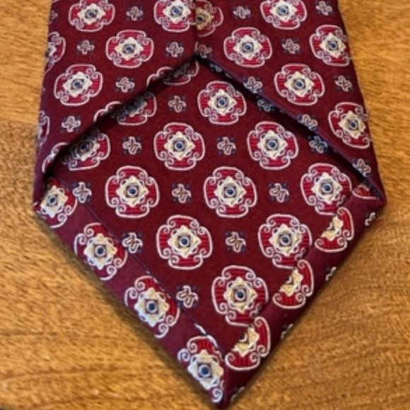 Jos A Bank Signature Collection Tie 100% Silk Burgundy NWOT - Picture 3 of 7